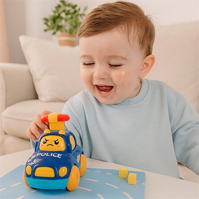 Petite voiture jouet